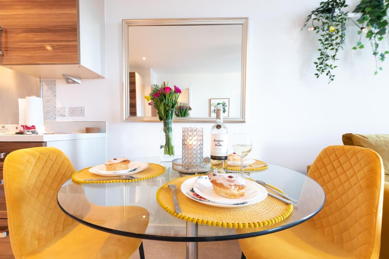 Amber Apartment Oasis - Your Gateway To Southampton'S Vibrant Heart, Port, Shopping ภายนอก รูปภาพ